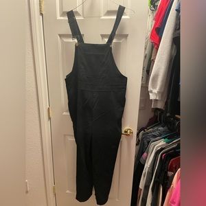 Black overalls - SIZE XL.